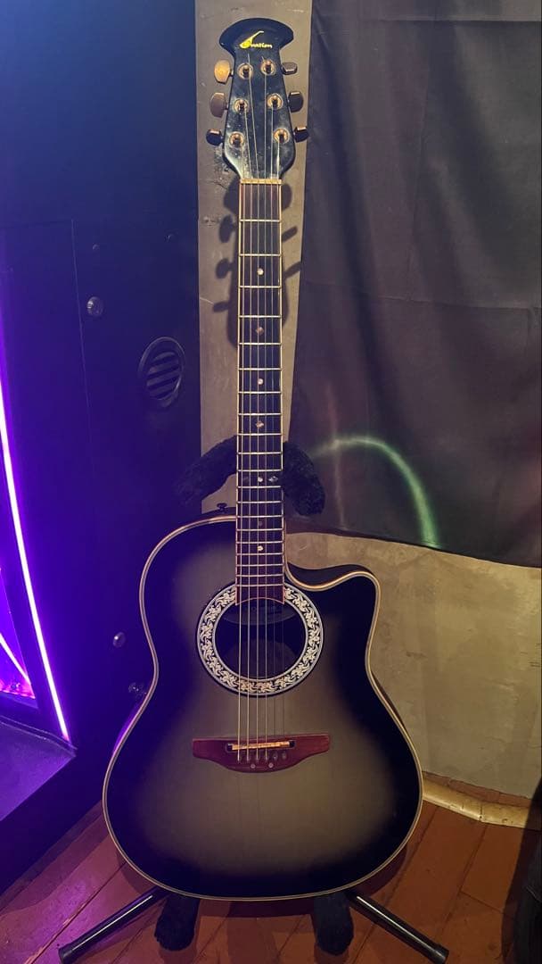 ハードケース付　Ovation Ultra Model No. 1528