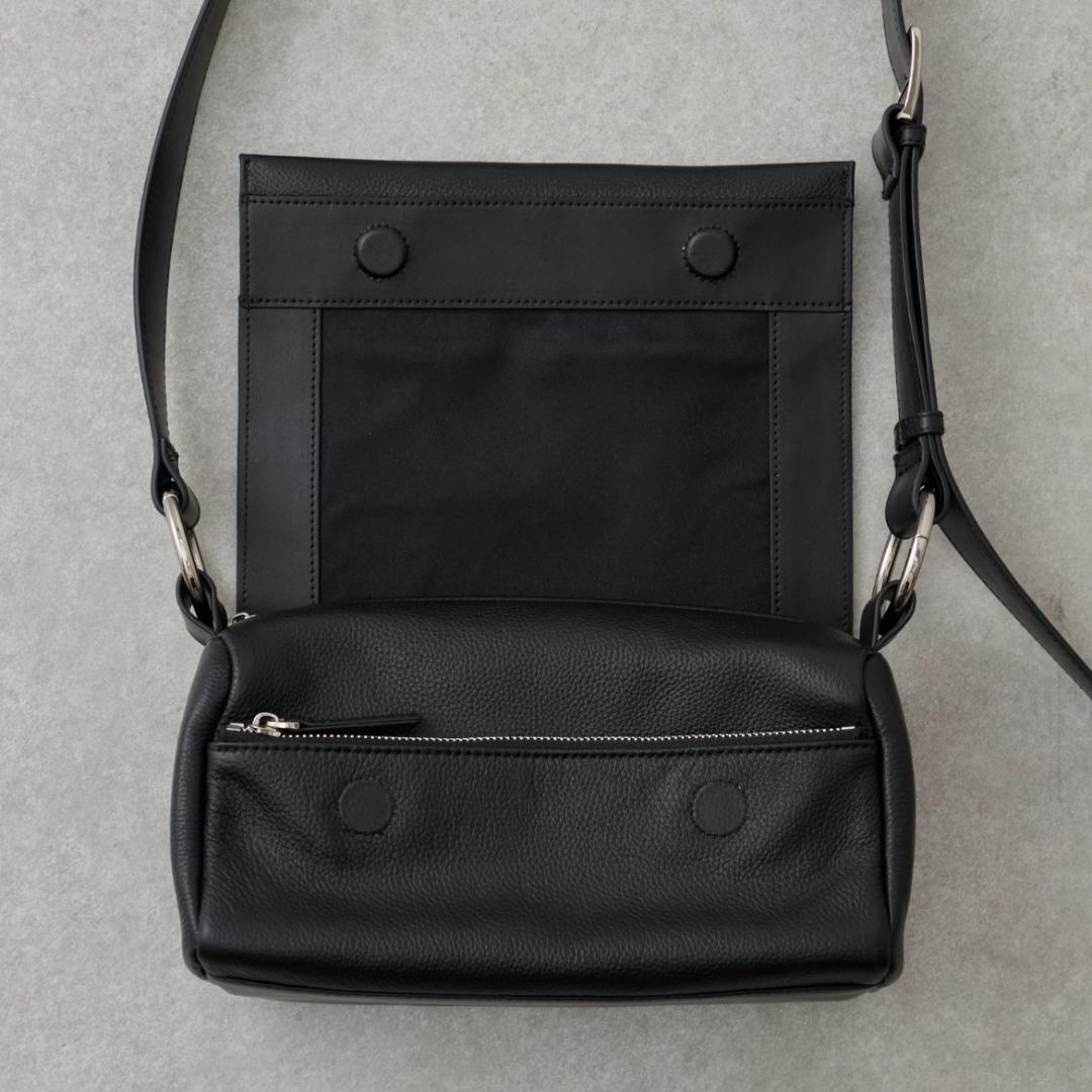 ★連休価格★【新品タグ付】ビアズリー レザー ボディバッグ + 替ベルトセット1