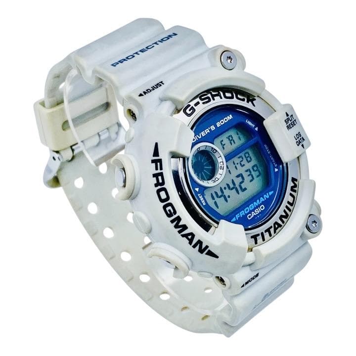 G-SHOCK　DW-8200LG　FROGMAN　メン　イン　ホワイトグレー