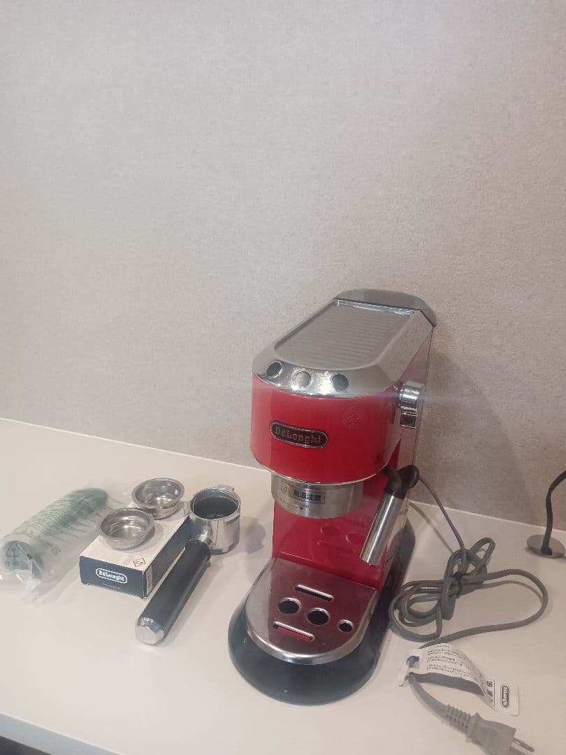 DeLonghi エスプレッソマシン レッド