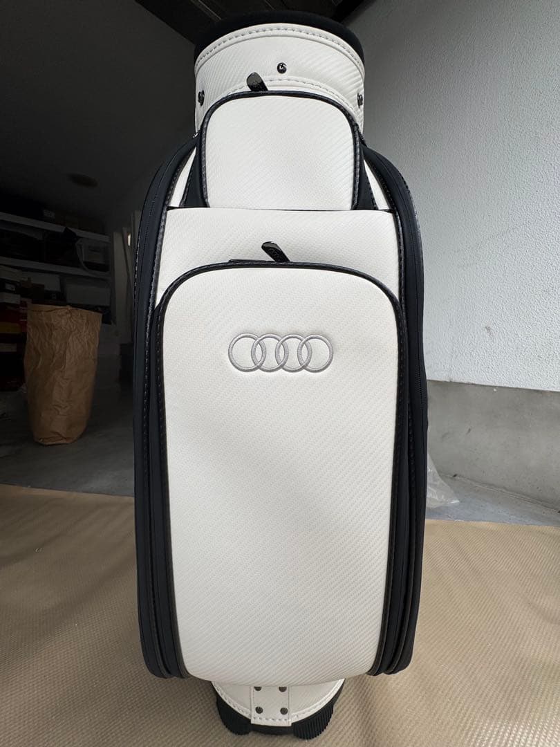 【新品未使用品】Audi アウディ テーラーメイド　ゴルフ キャディーバック