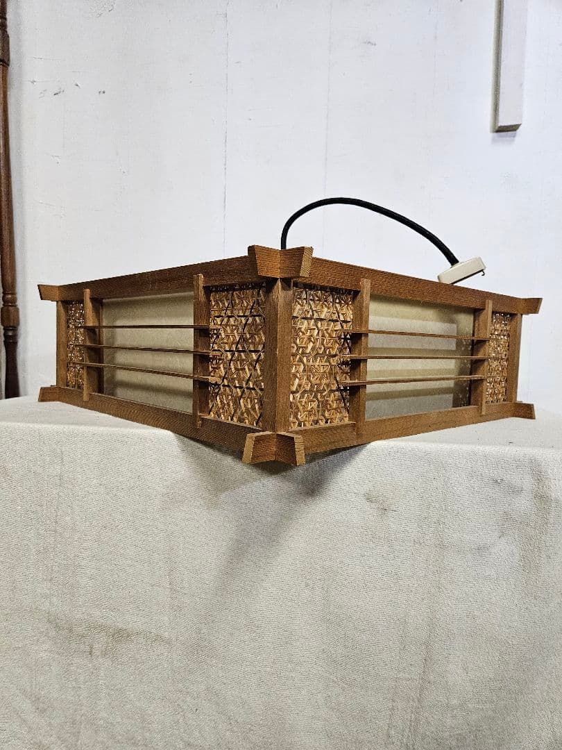 ジャパンヴィンテージ 木製と和紙のペンダントライト 蛍光灯 透かし 藤 吊り下げ