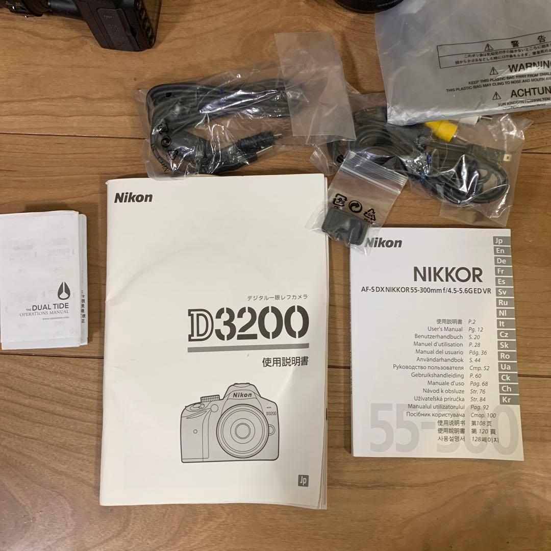 Nikon デジタルー眼レフカメラ D3200 300mmダブルズームキット
