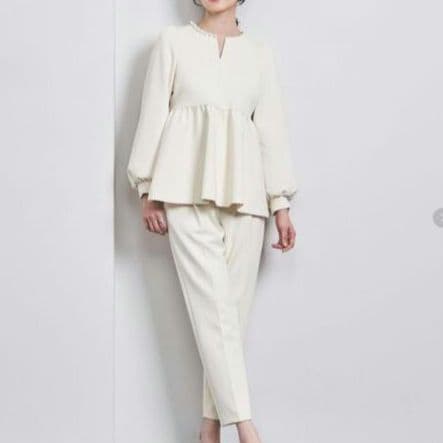 UNITED ARROWS SPONGY パールモチーフペプラムブラウス　38