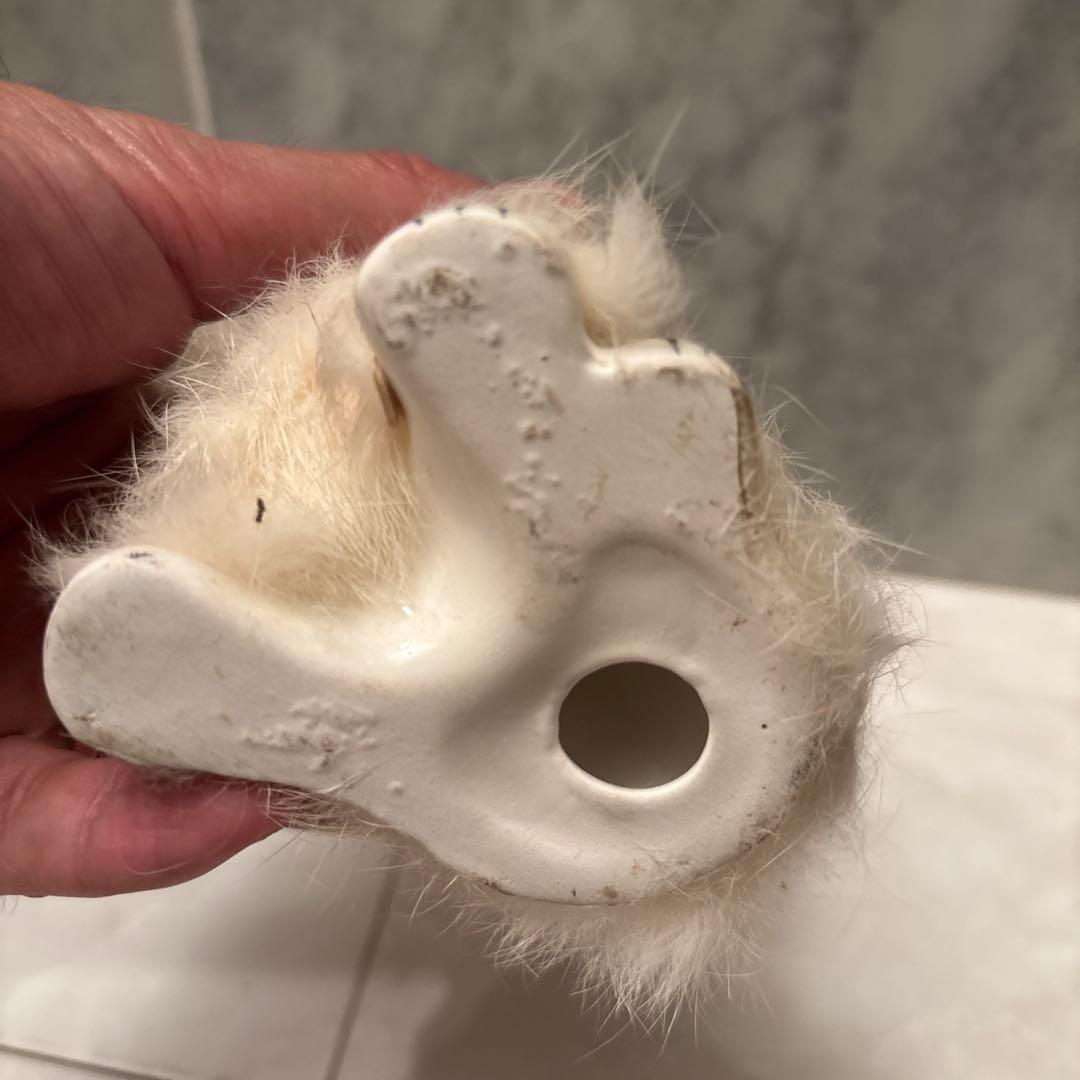 アメリカ80年代ビンテージ手描きの瞳やフサフサの毛が美しいプードルの陶器オブジェ