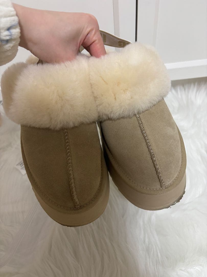 UGG ベージュ 厚底スライドサンダル