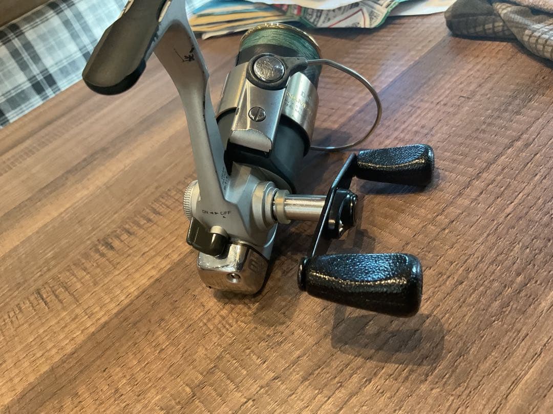 スーパートーナメント2500I専用カスタムハンドル　リール非売品です。