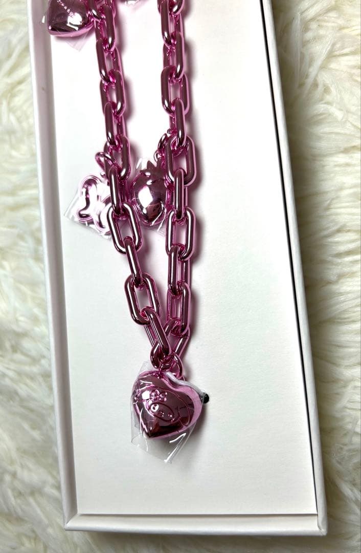 CASETiFY マイメロディーピンクハートチェーンストラップ　スマホストラップ