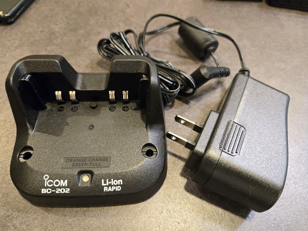 【iCOM】アイコムIC-DPR3特定小電力トランシーバー2台+充電器1台