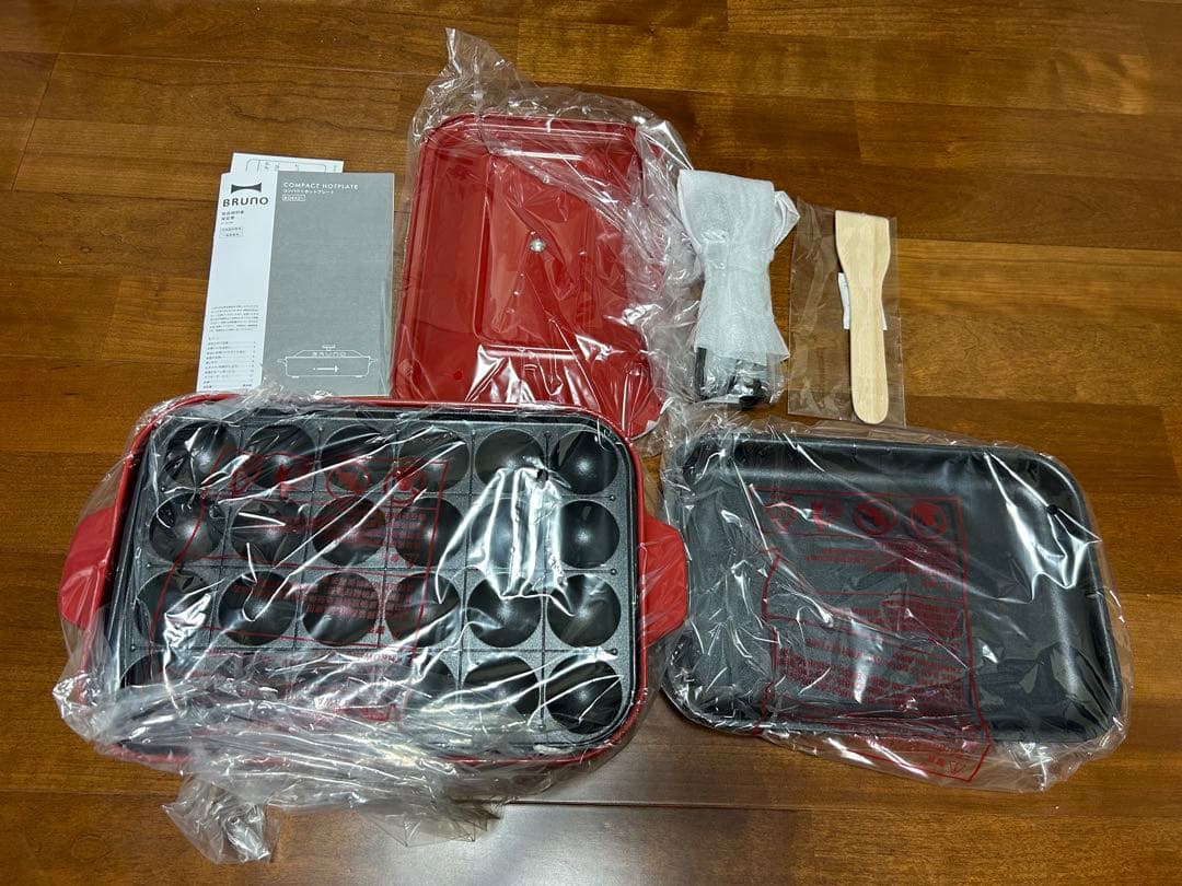 ブルーノ　コンパクトホットプレート　レッド　たこ焼きプレート付き　新品未使用