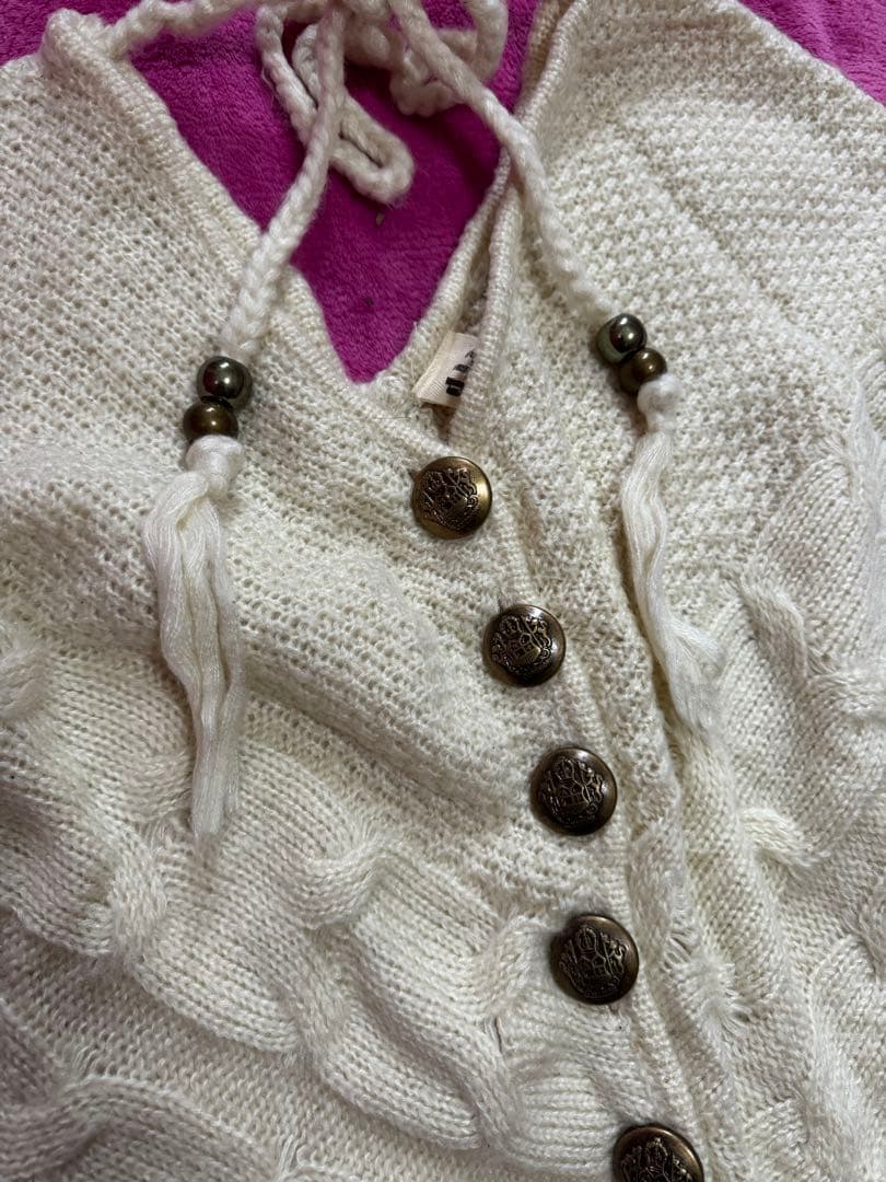 d.i.a. アイボリー ニット ケープコート フリンジ付き