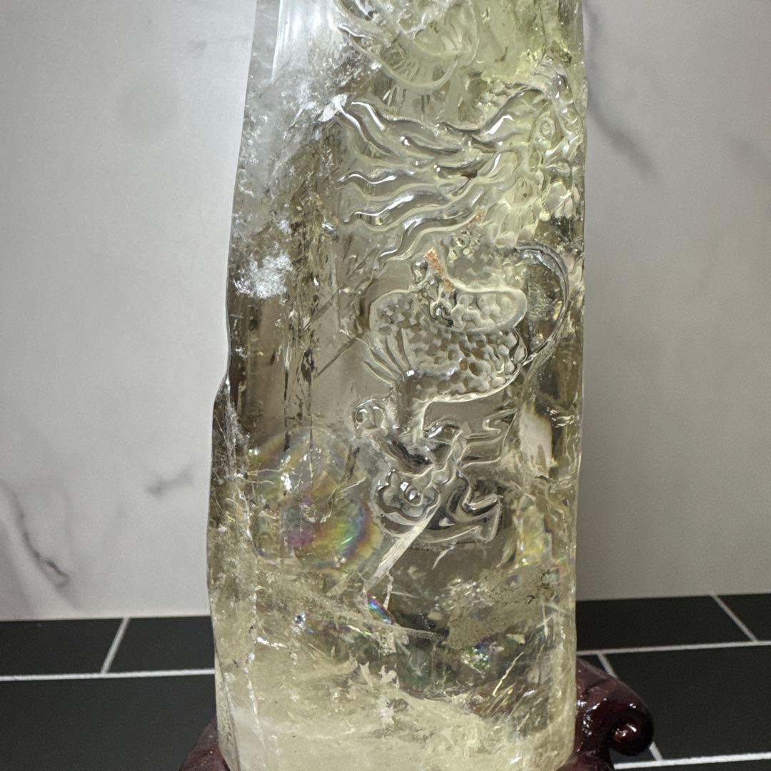 【コレクション】龍彫刻 シトリン原石 747g 高透明 虹入り 台座付