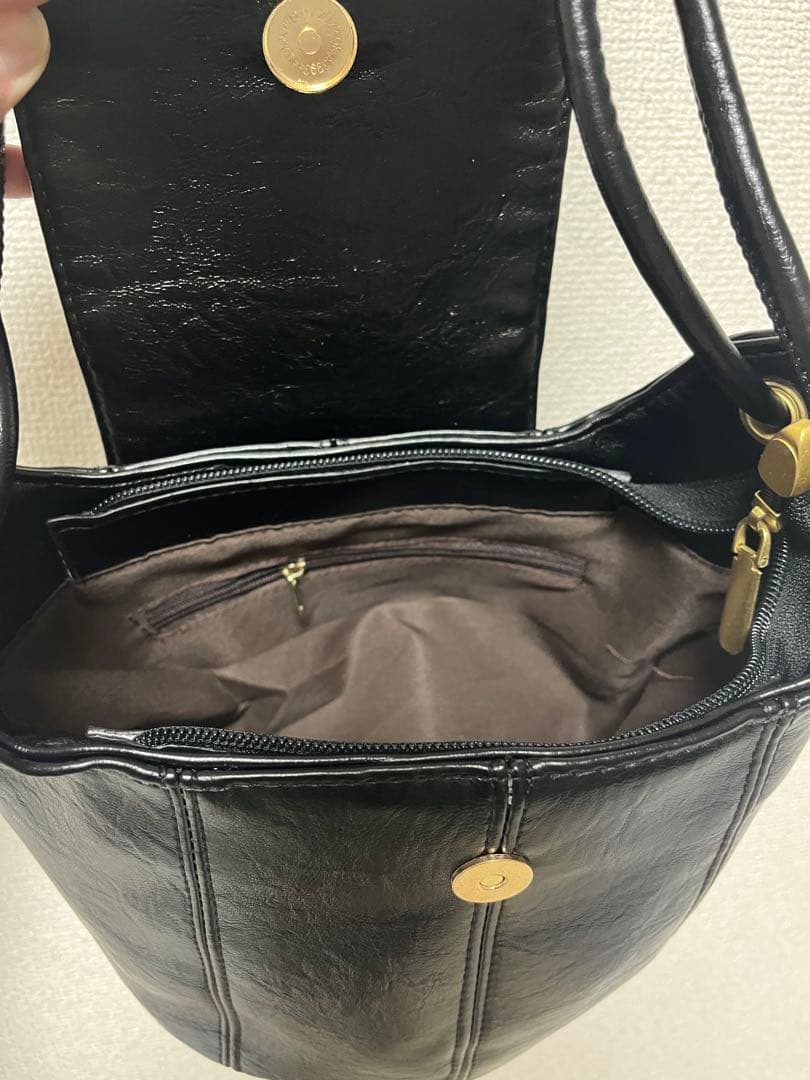 アニエスベー ブラック ショルダーバッグ ロゴ