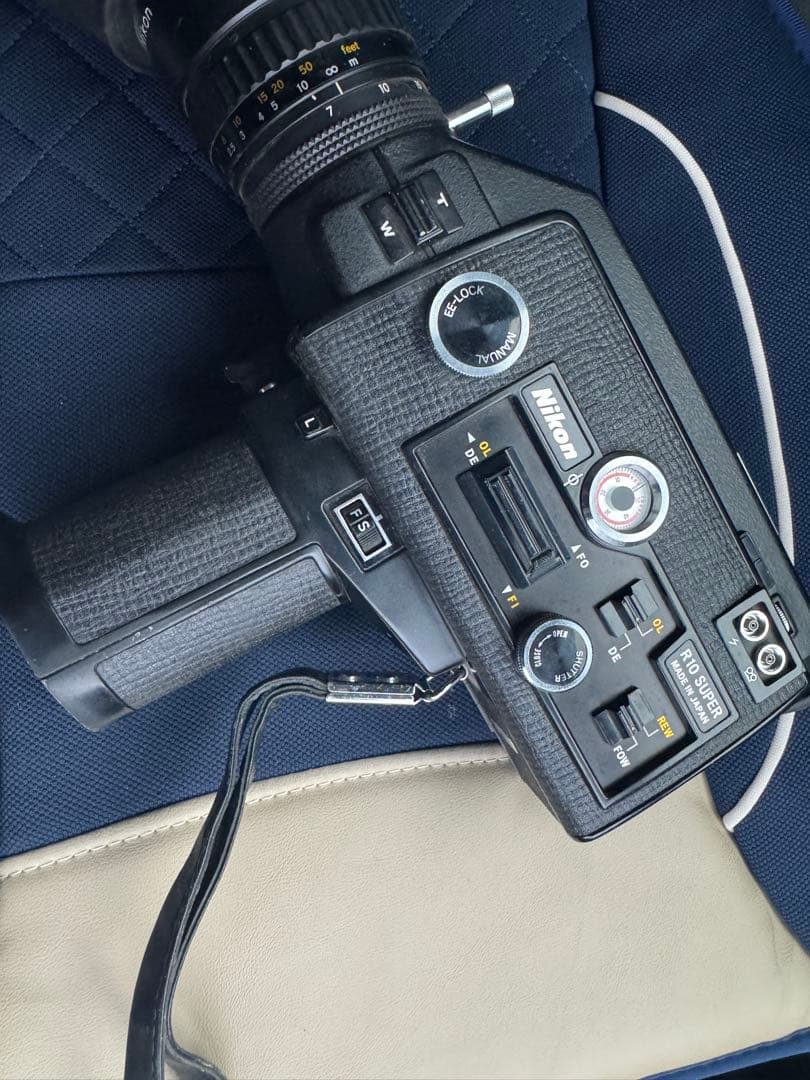 Nikon R10 super カメラ　特別価格！