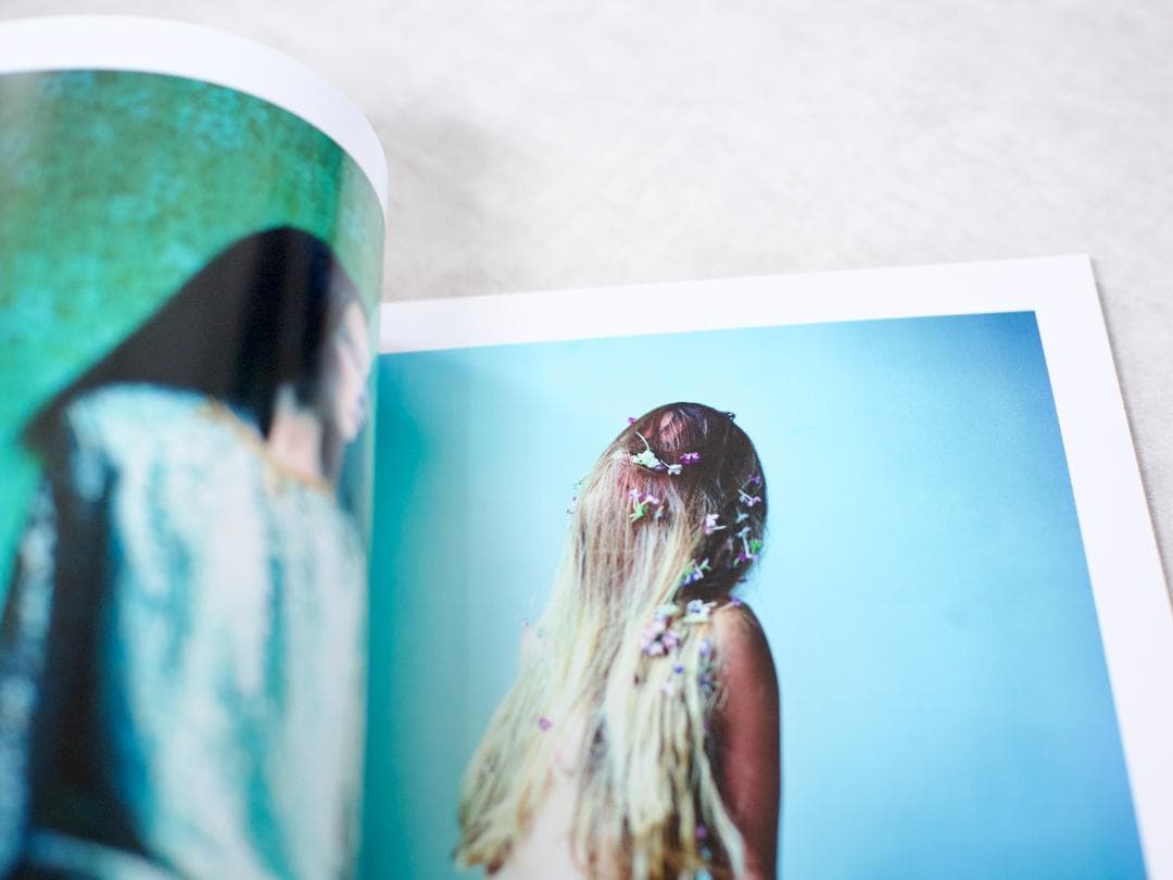 美本・山元彩香写真集 「We are Made of Grass〜」 サインあり