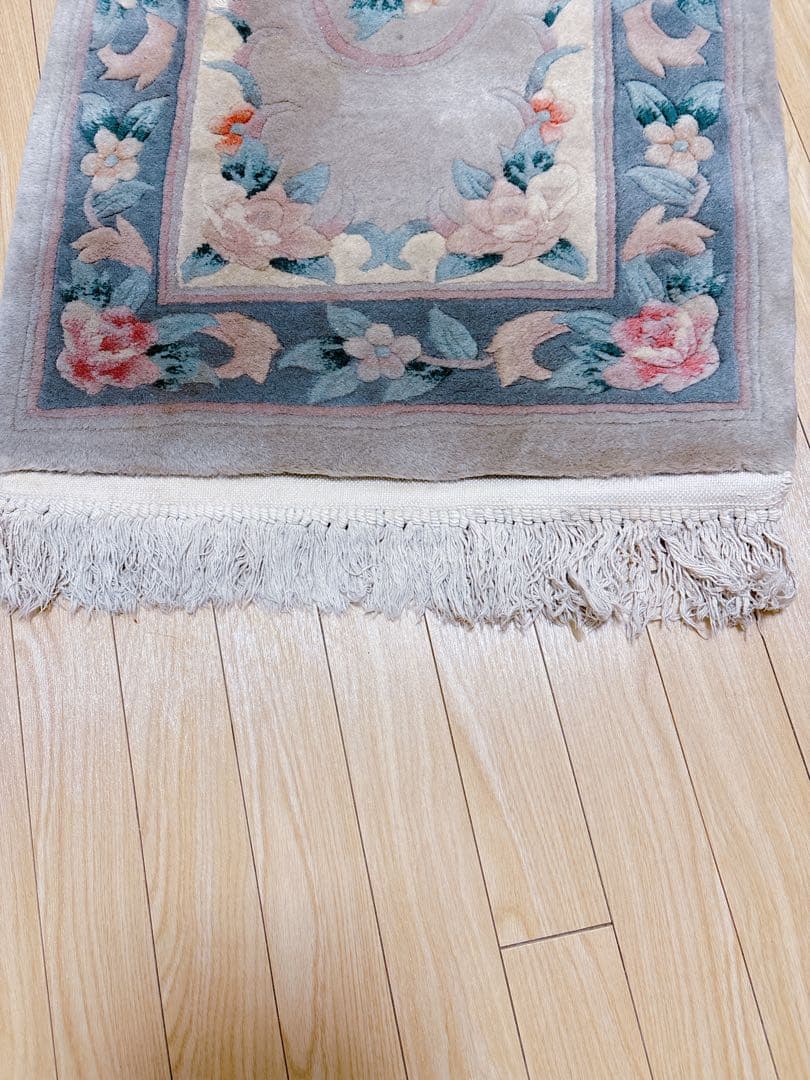 段通　ベージュ　モスグリーン花柄刺繍ラグ 約11pcm x 60cm