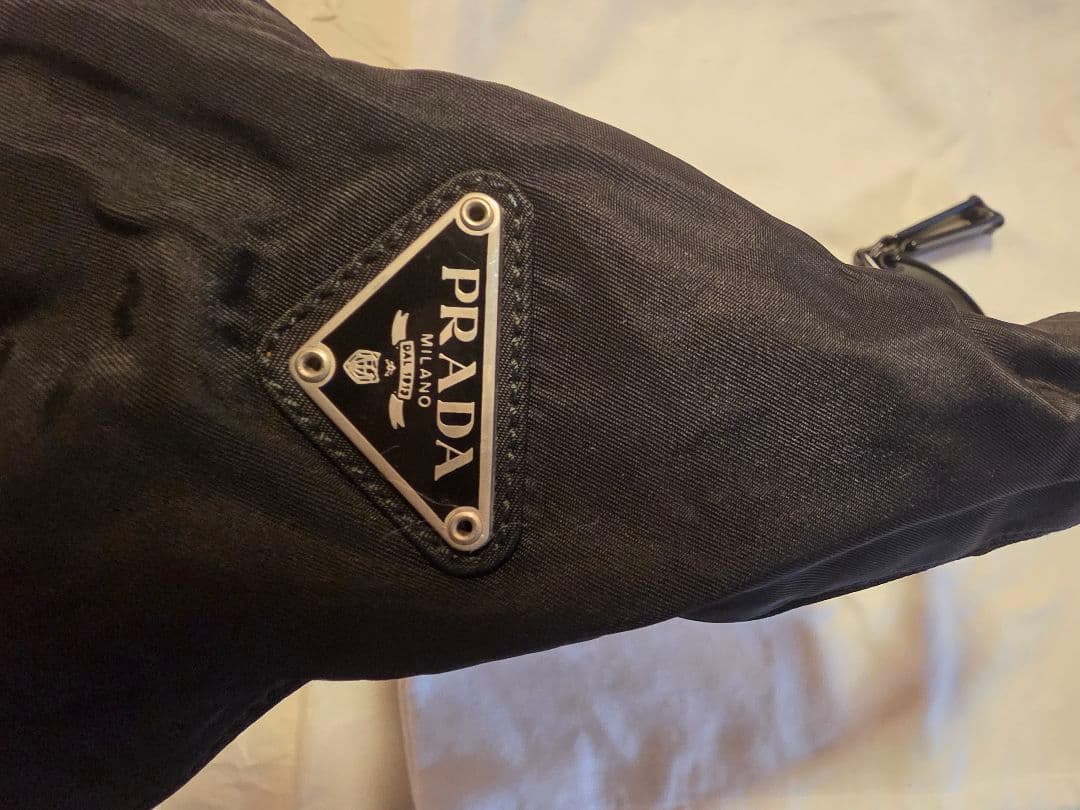 PRADA ブラックナイロンショルダーバッグ　プラチェーン　黒