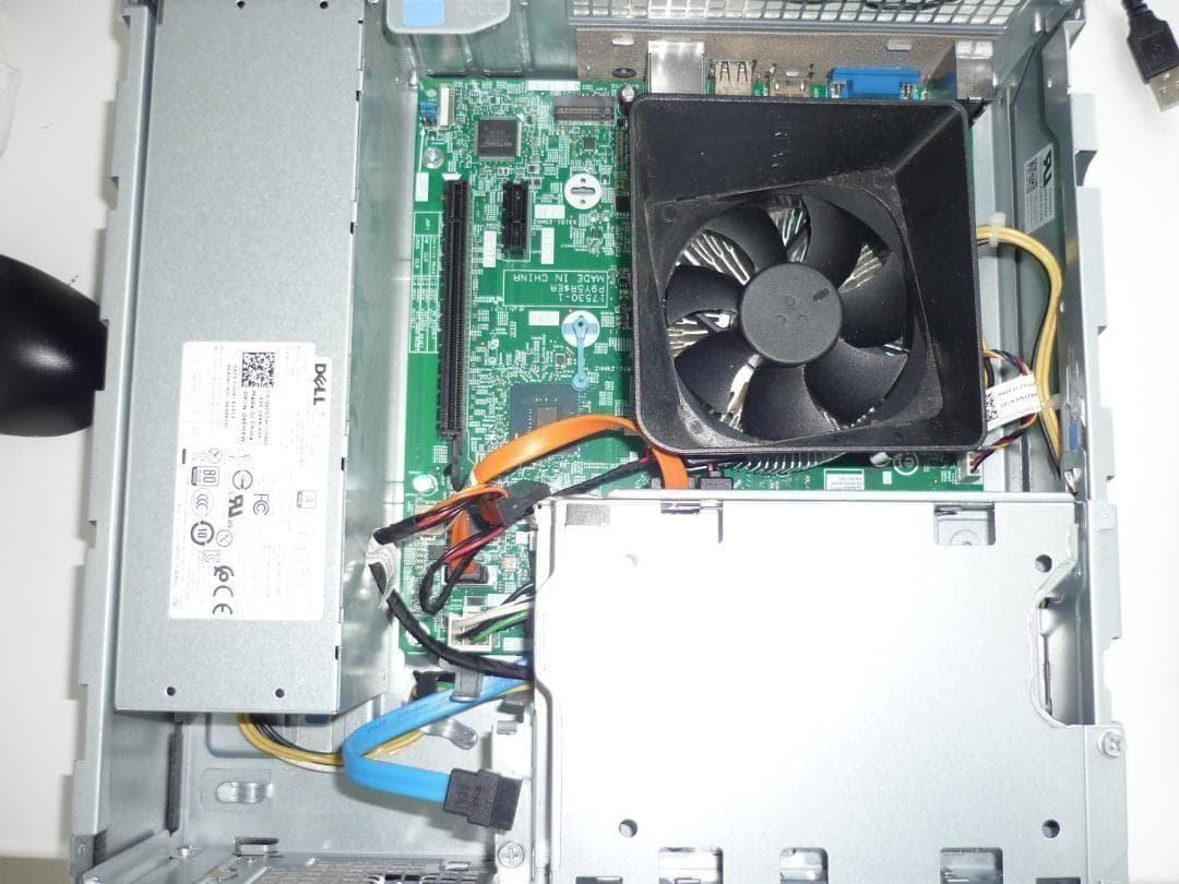 DELL VOSTRO3470 第8世代 i3-8100 メモリなし/HDDなし