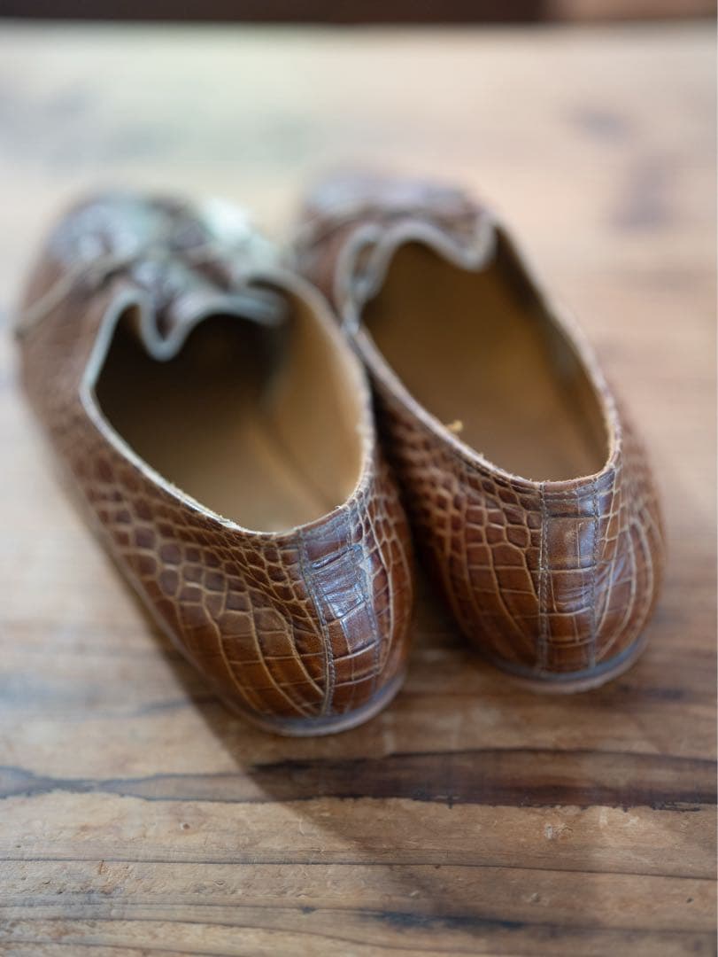 中古SOLOVIERE ソロヴィエール MATTHIEU 型押し レザー 42