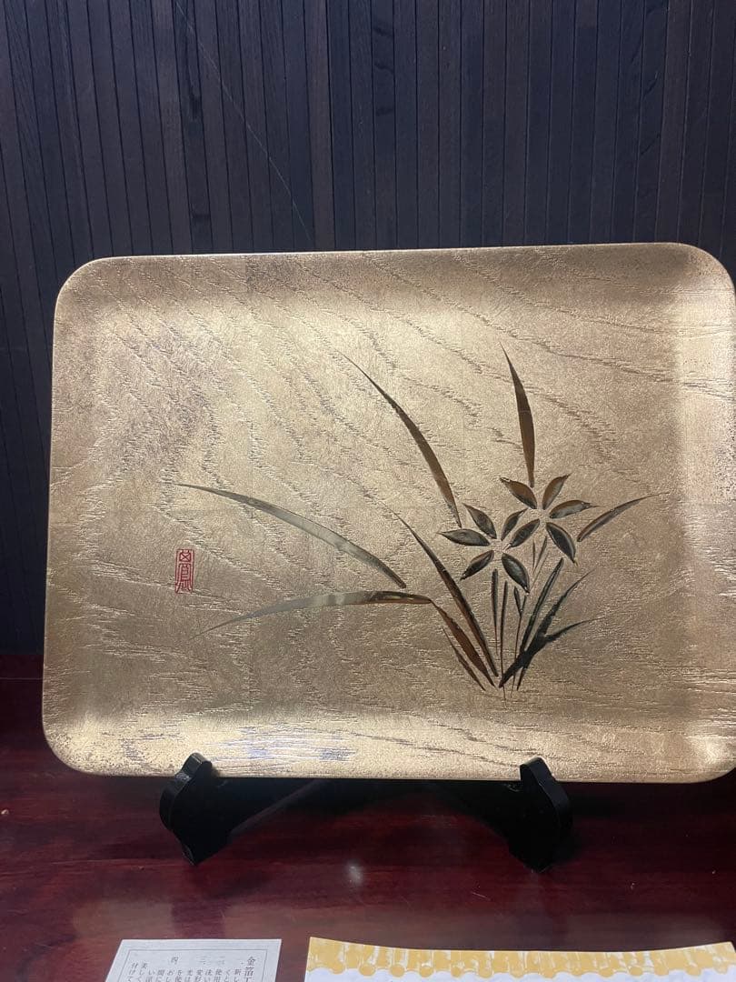 美術品金箔　金色の花模様漆器盆