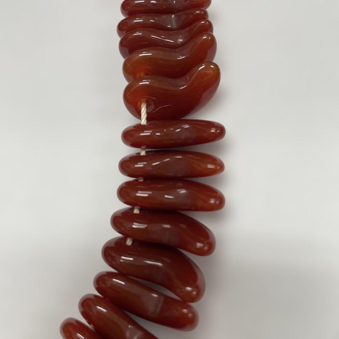 カーネリアン(赤めのう)勾玉　88個セット