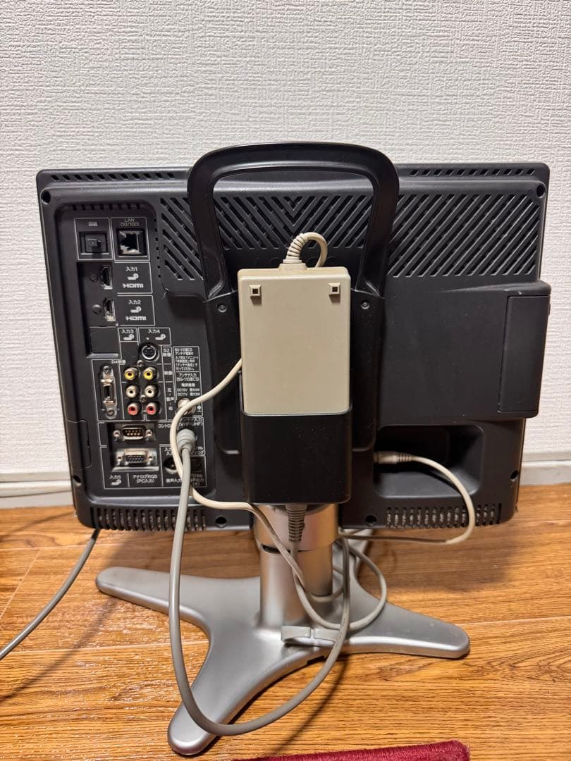 テレビ　SHARP LC-16E5 16V型