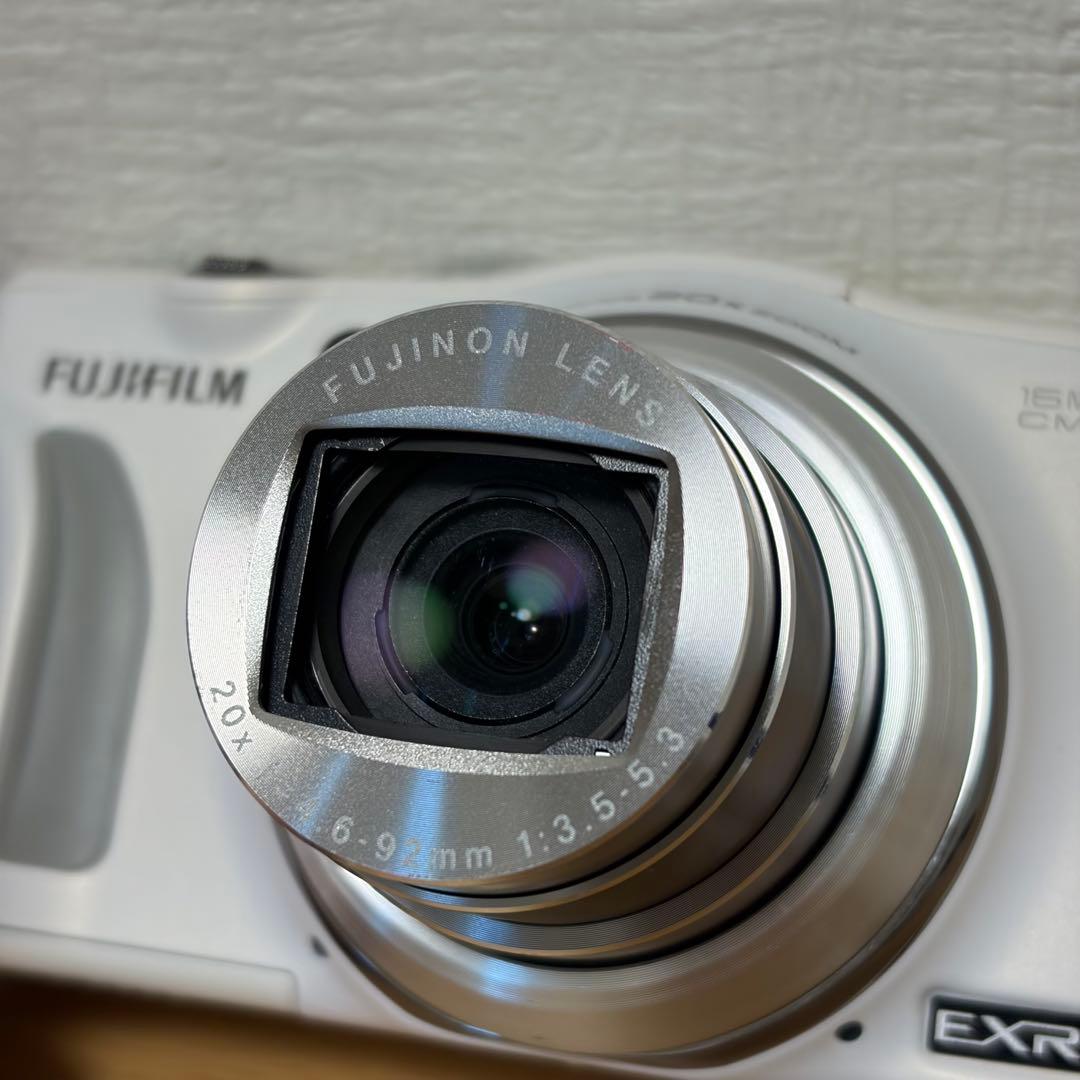FUJIFILM FINEPIX F770EXR デジタルカメラ ホワイト