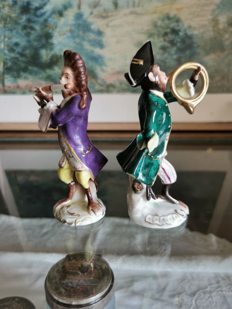 アンティーク ドイツ 正装した猿の楽隊フィギュリン 笛とホルン 人形２体セット