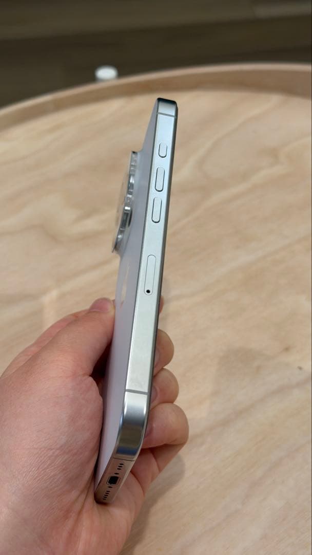 Apple iPhone 16Pro ホワイトチタニウム512GB SIMフリー