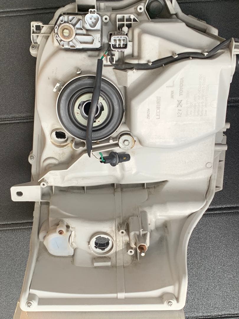 ハイエースLEDヘッドライト☆