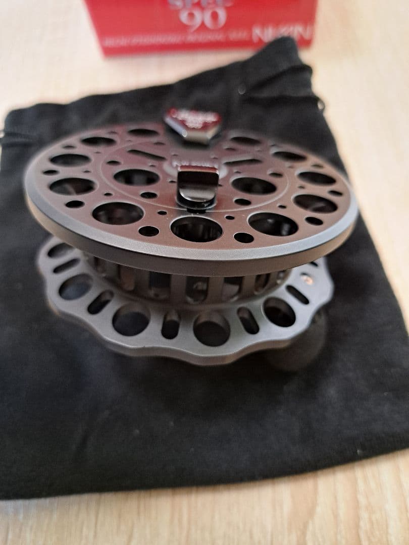 (極美品)宇崎日新 インヴィクタクロダイMBモンスターSPEC 90