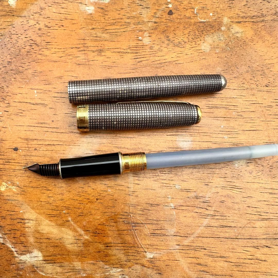 Parker パーカー　万年筆　格子柄　ペン先750
