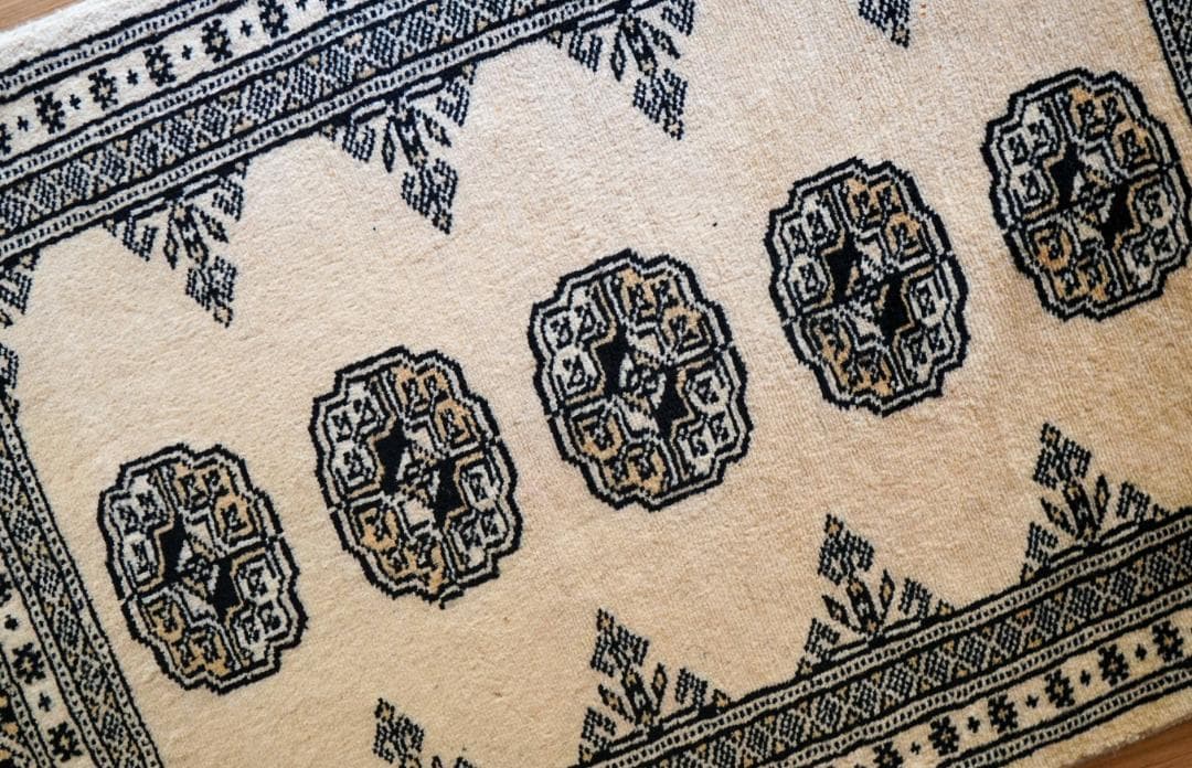 103×63cm トルクメン ボハラ手織りラグ パキスタン手織り絨毯 玄関マット