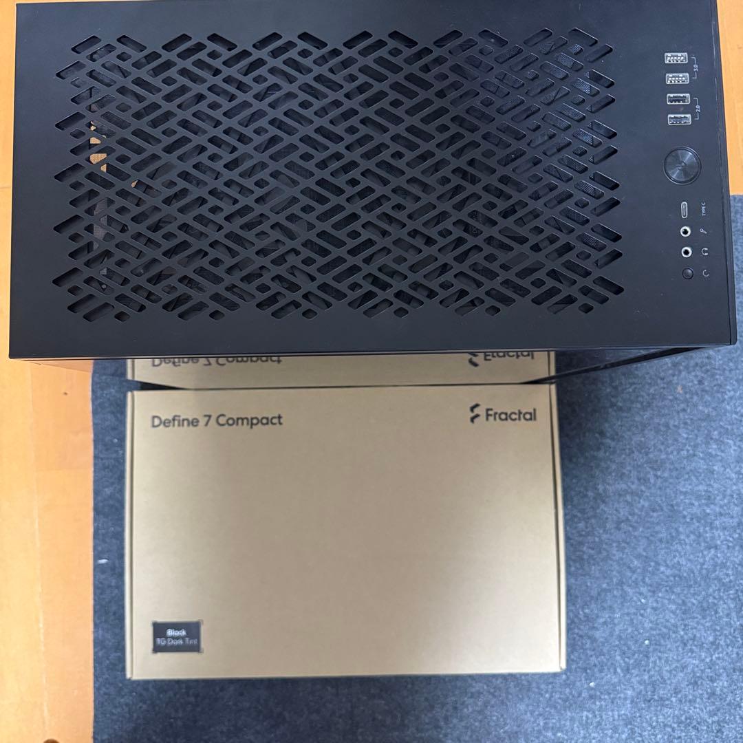 その他 Define 7 Compact Black Dark Glass