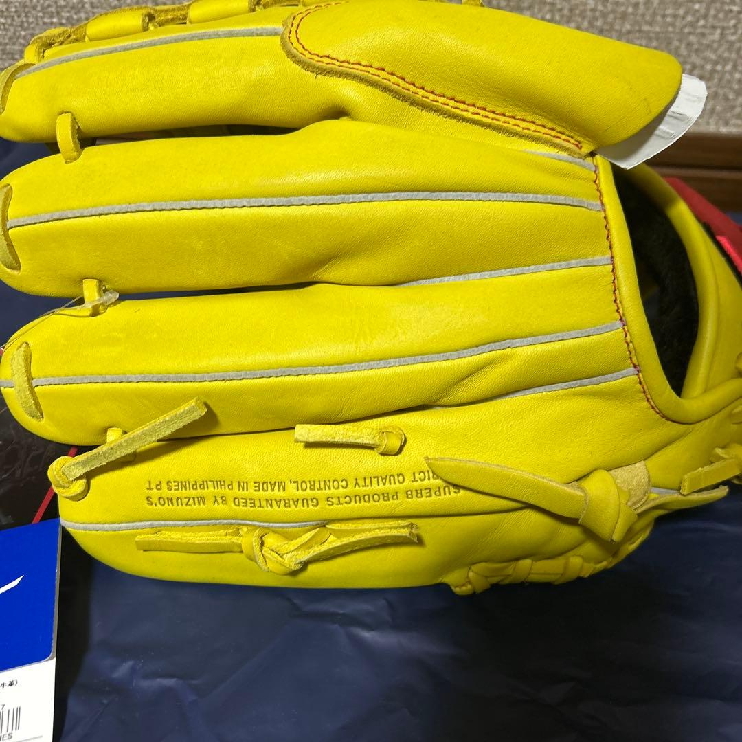 Mizuno 軟式用　投手向けグローブ
