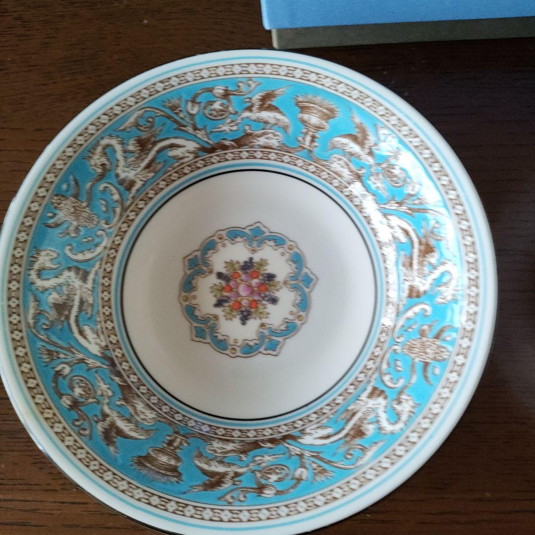 ウェッジウッド フロレンティーンTQサラダソーサー 16cm箱入