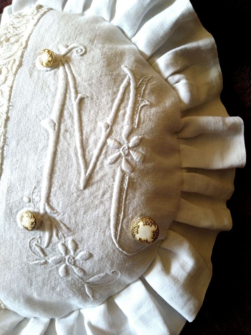 ※限定品※フランスアンティーク　ロゴ刺繍　豪華レース　クッション