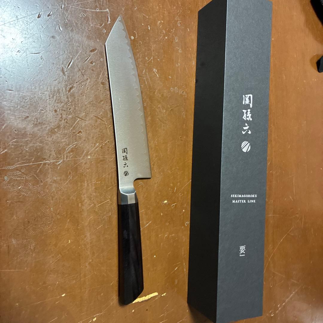 未使用　要　(定価27500円)貝印 ケース付き 刃渡195mm