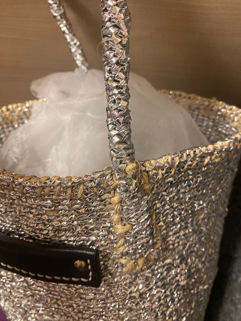 お値引き　meongblue シルバー バッグ タッセル付き