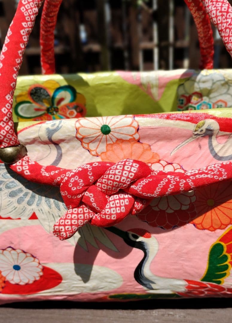 一閑張りバッグ 　鶴、花　華やか　赤　ピンク　緑　縮緬　ハンドメイド