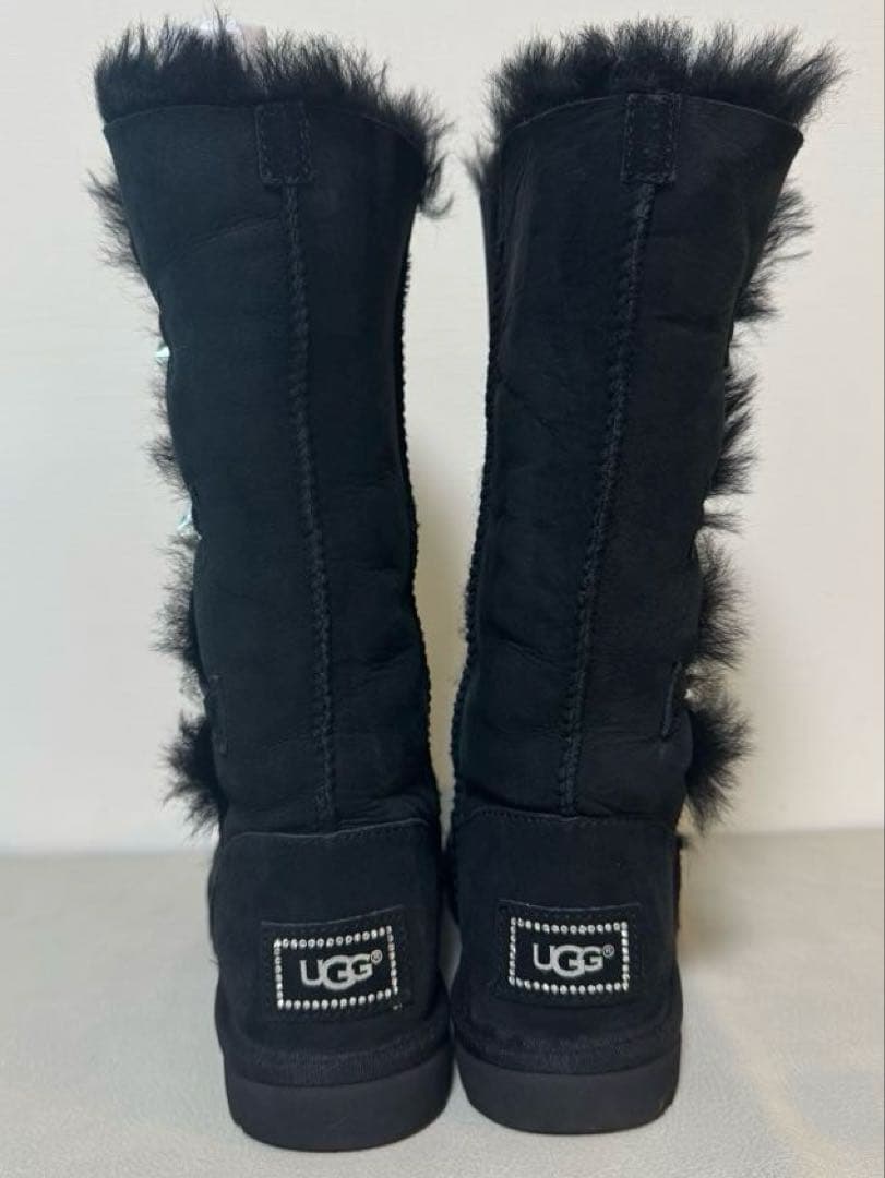 UGG スワロフスキー　22㎝　ブラック　ロングブーツ　ムートンブーツ