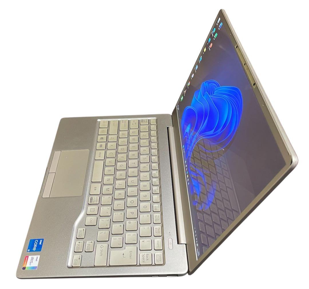 富士通LIFE BOOK core i5 第11世代目　ベージュゴールド