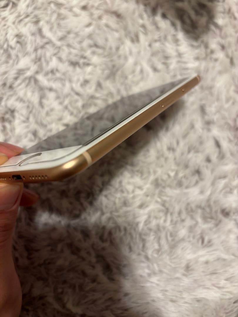 iPhone 8 ゴールド　64GB バッテリー83%