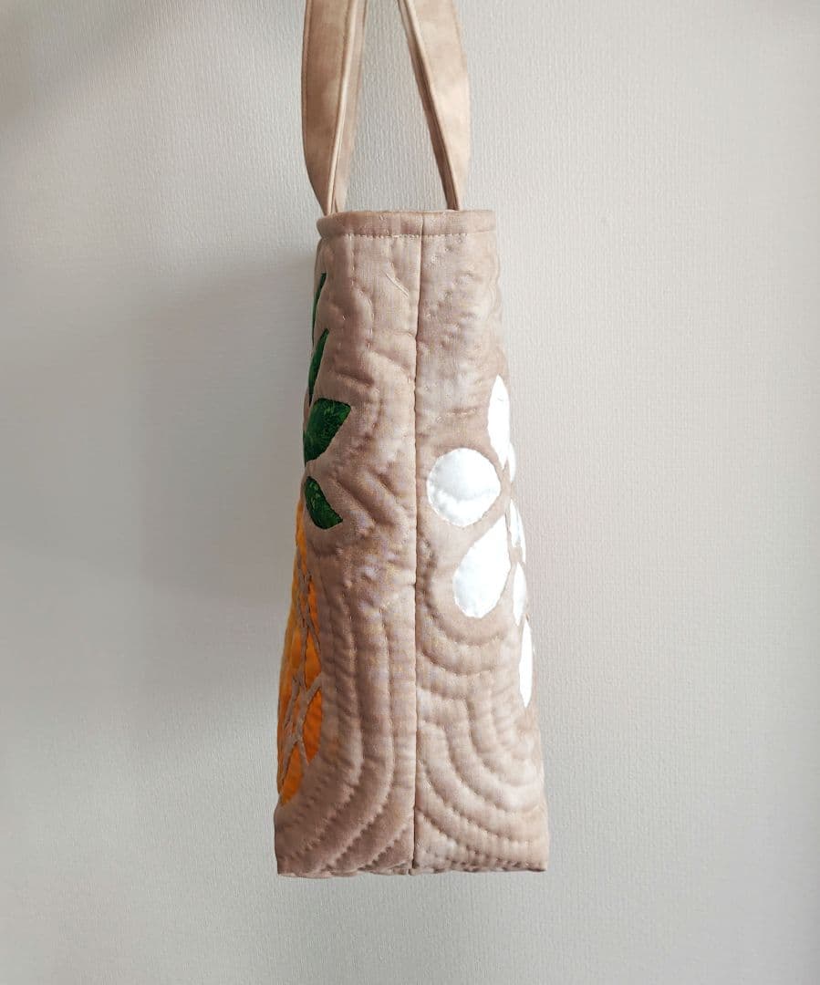 アッコちゃん！ハンドメイド　ハワイアンキルトバッグ