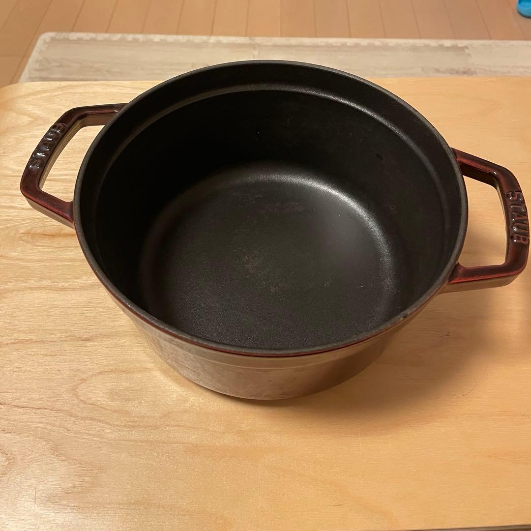 ストウブ　ピコ・ココット 22 cmラウンド　グレナディンレッド