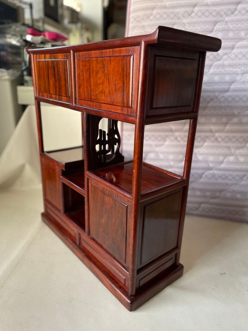 螺鈿細工 小ぶり 茶箪笥 飾り棚 段違い茶壷棚 和風飾り棚 透かし彫り 茶道具