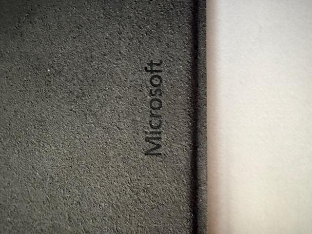 Microsoft Surface3 + 専用キーボード + ACアダプター