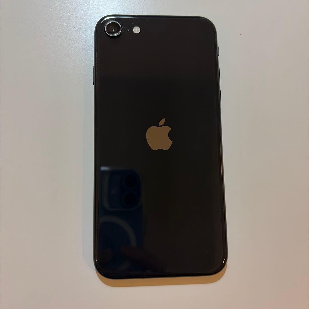 Apple iPhone SE (第2世代) 本体＋イヤホン＋箱　ブラック(黒)