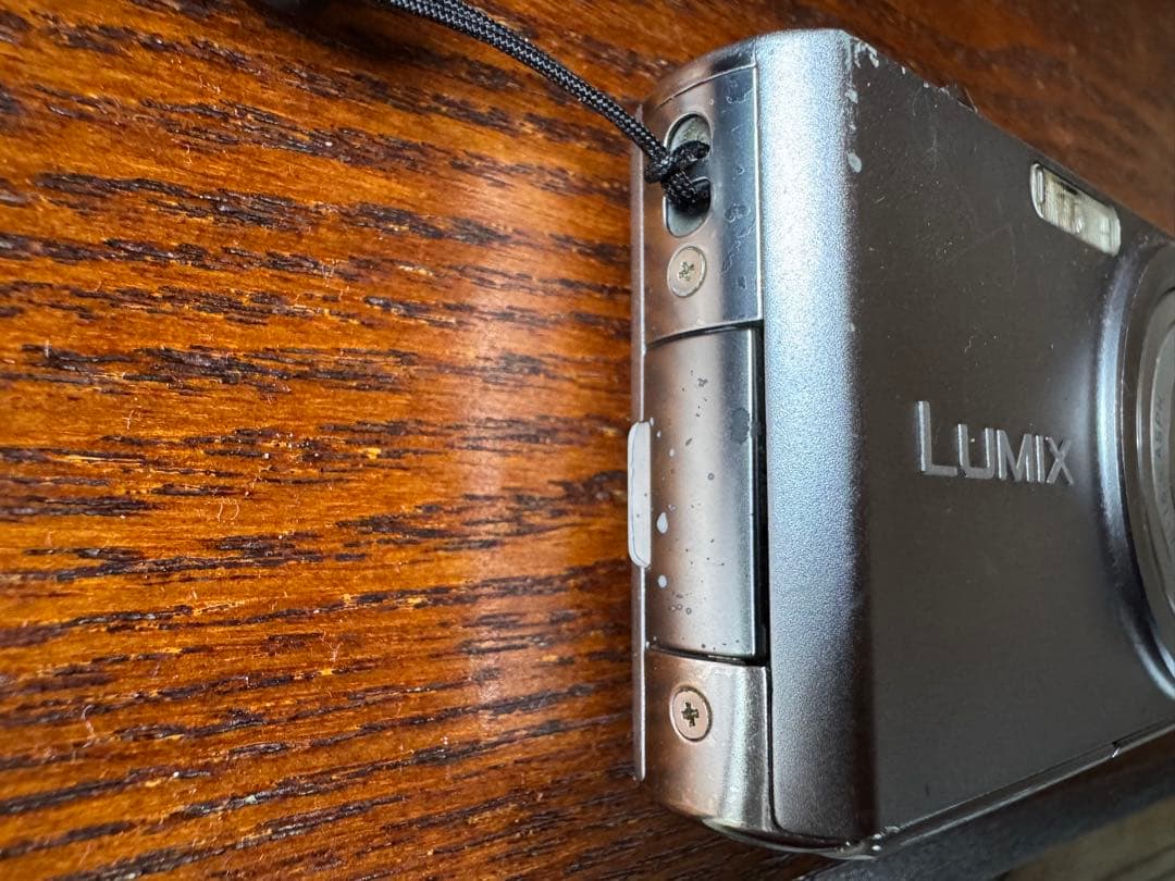 パナソニックLUMIX DMC-FX33 コンパクトデジタルカメラ　バッテリー付