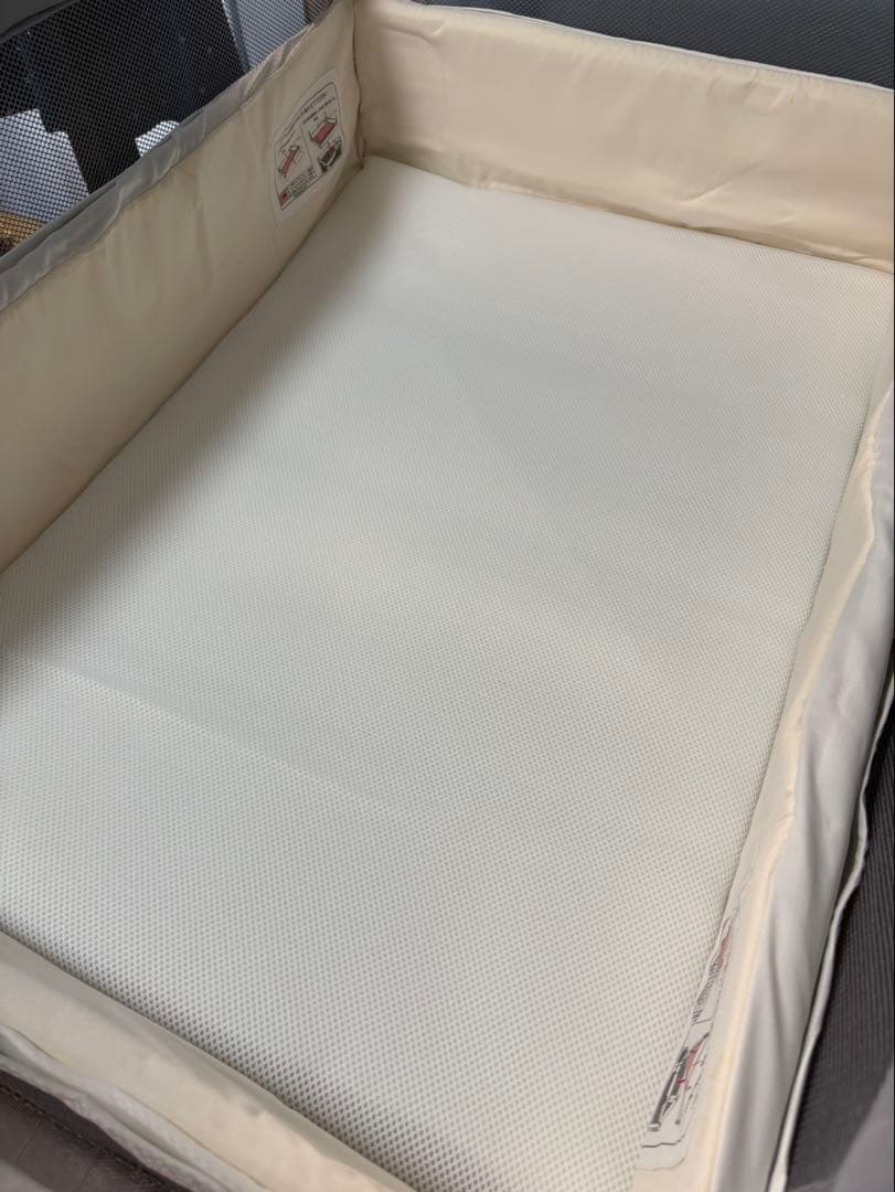 Aprica ココネルエアーAB ベビーベッド メッシュ グレー ベアー刺繍